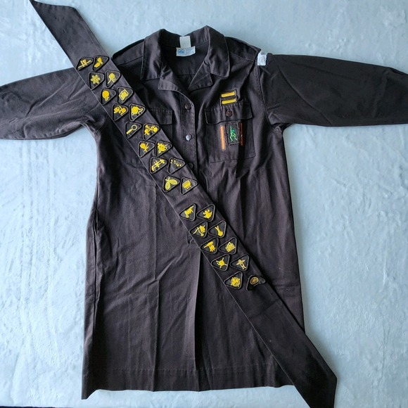 Vintage 80s Girl Guides Canada Brownie Uniform Dress Sash 26 Badges Alfred Sung - Picture 8 of 13